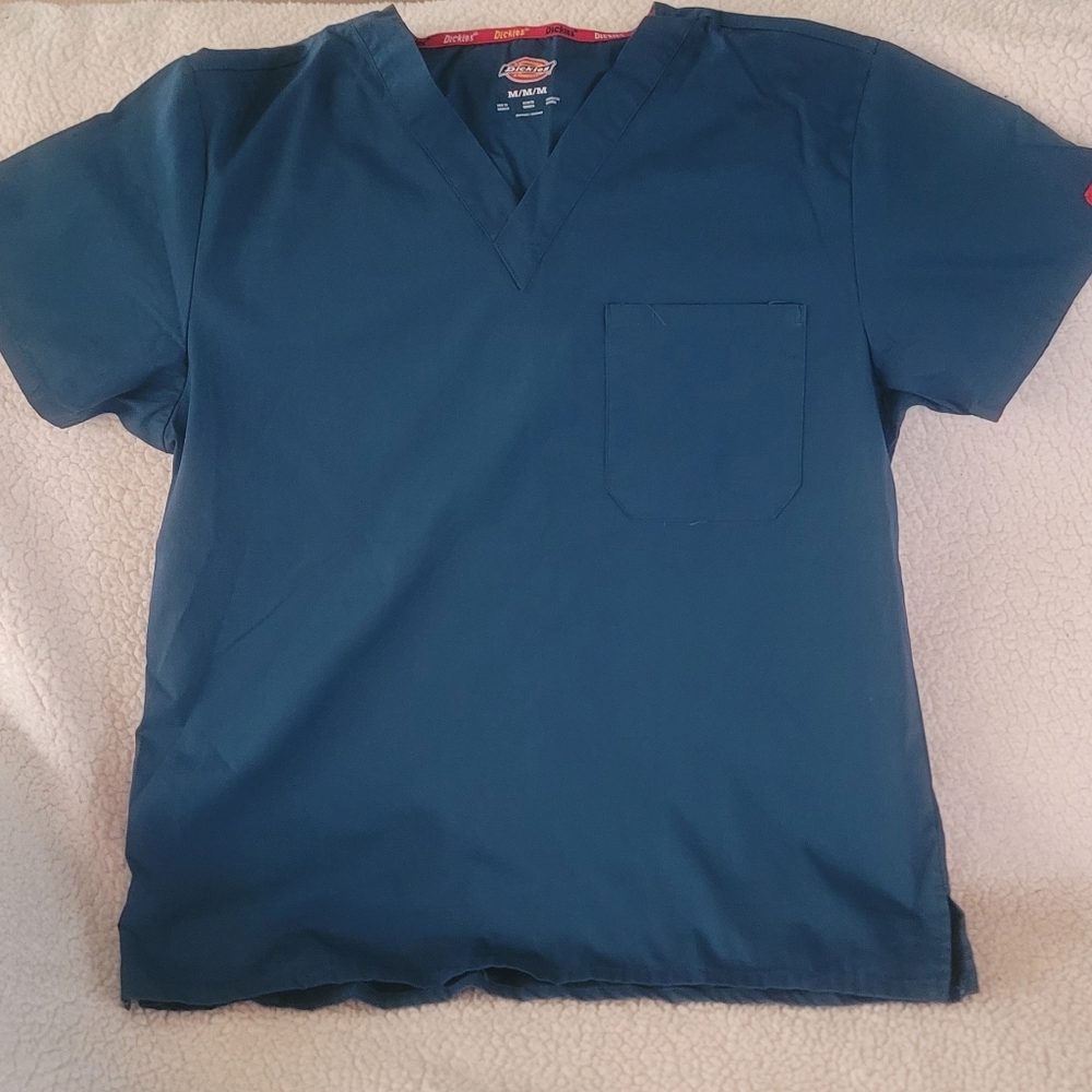 NWOT Women scrub top